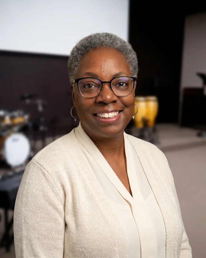 Yvette Len